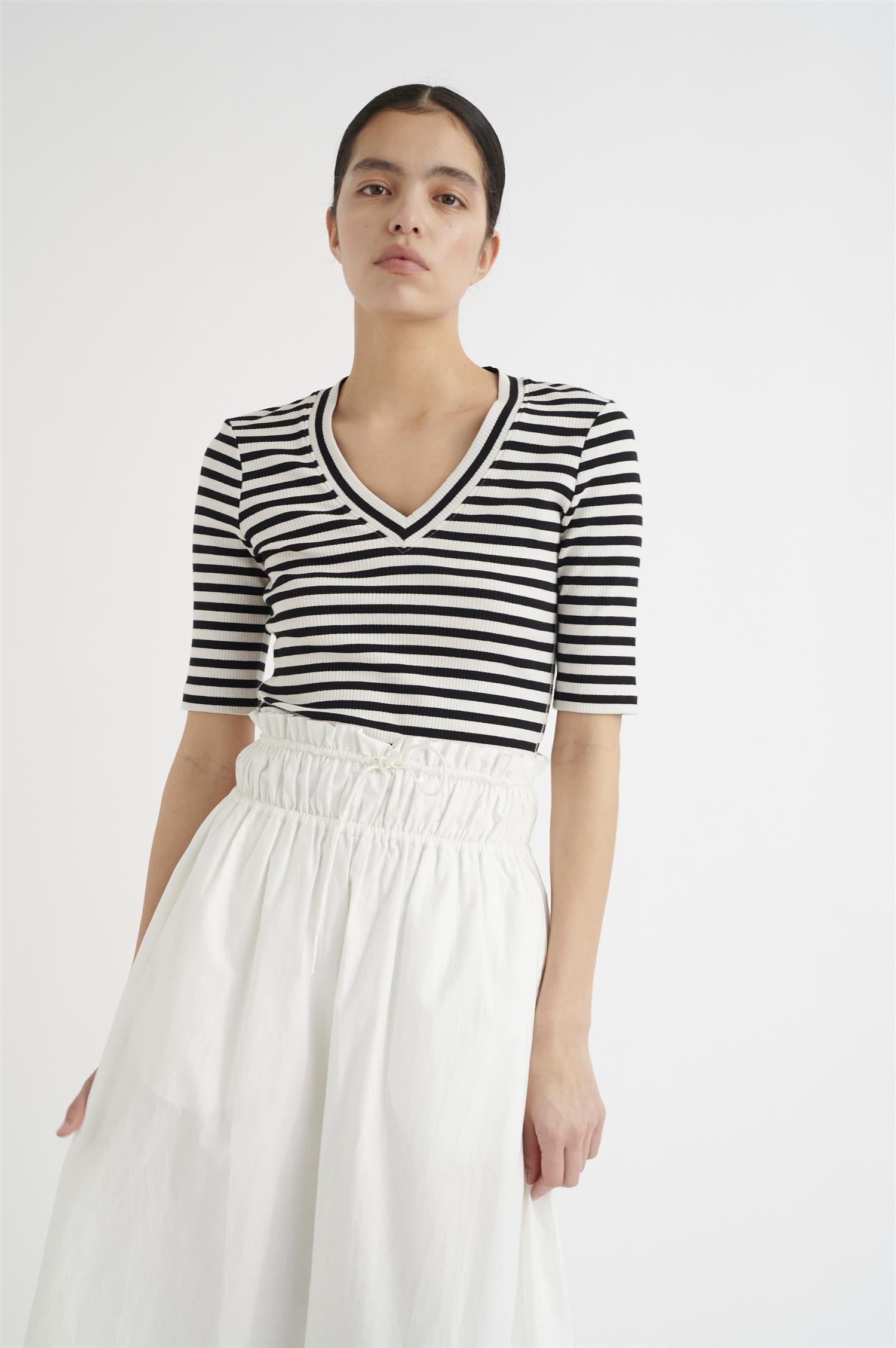 DagnaIW Striped V T-Shirt