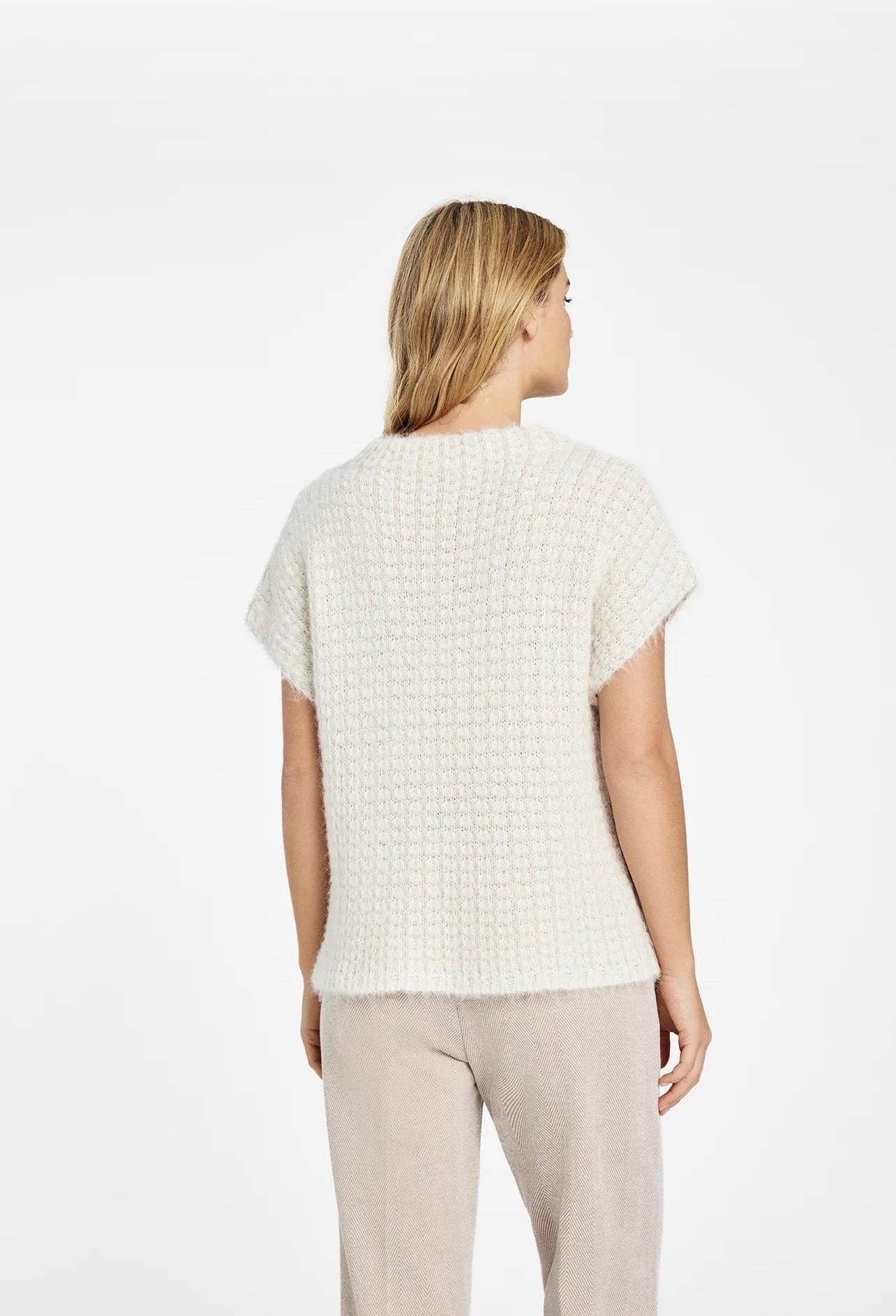 Coya knit cape