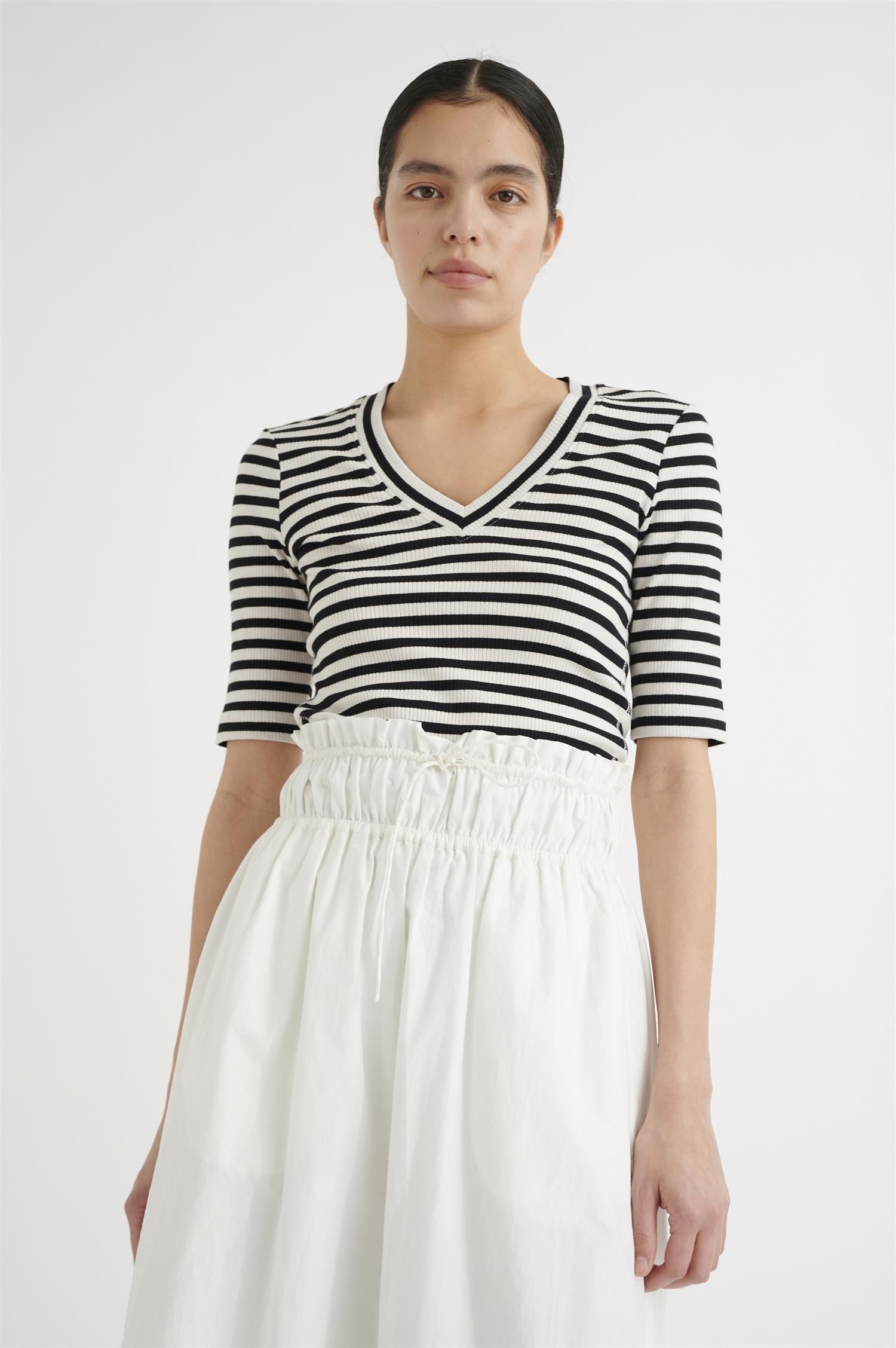 DagnaIW Striped V T-Shirt