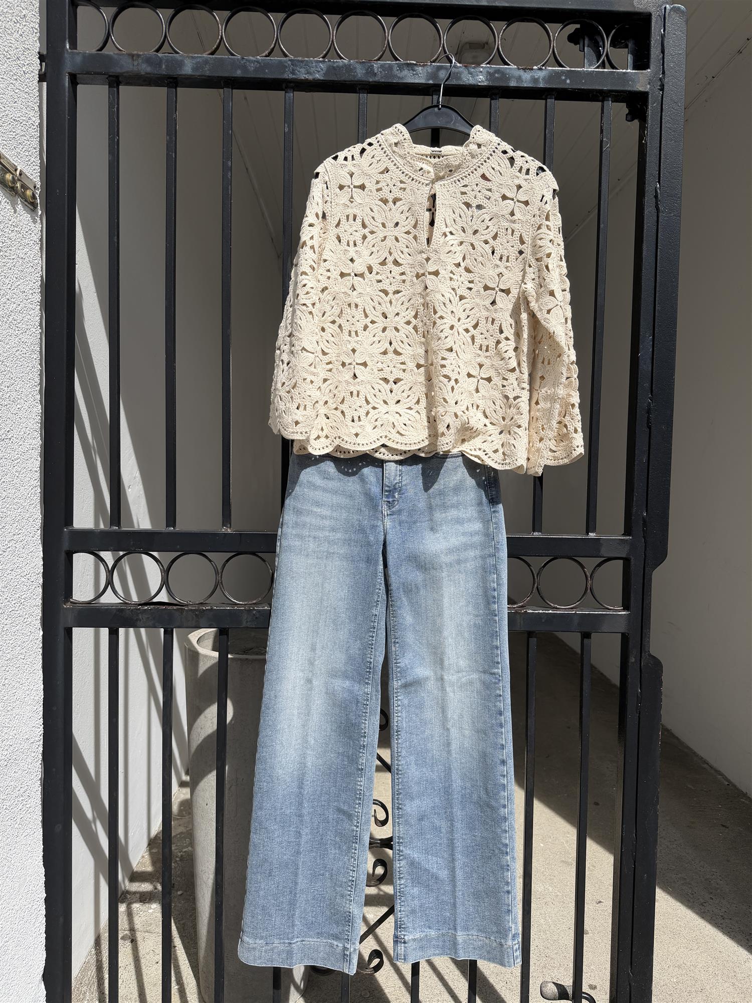 LORINA LACE BLOUSE