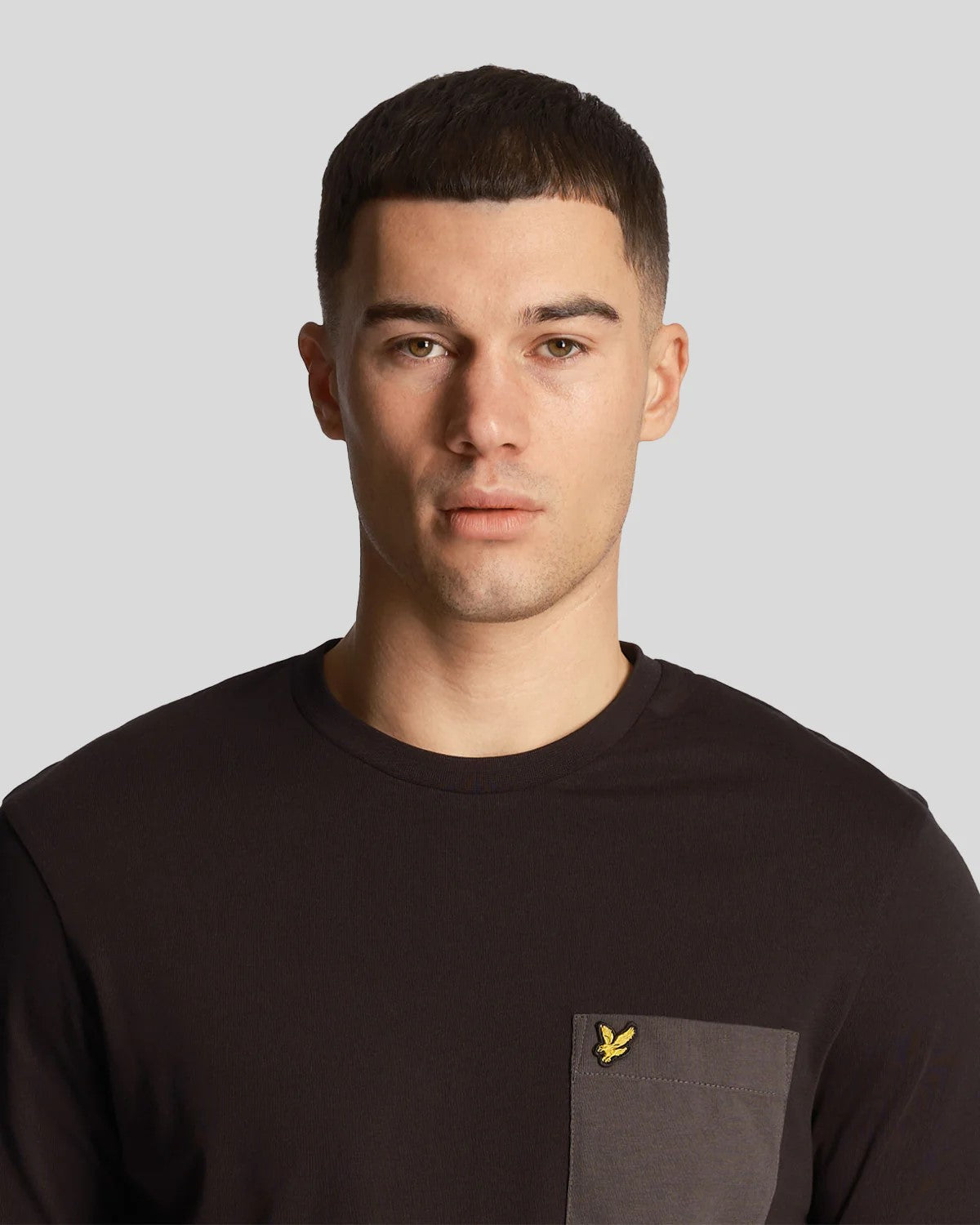 CONTRAST POCKET T-SHIRT