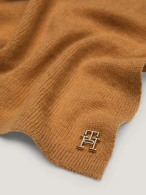 Cashmere chic knit scarf